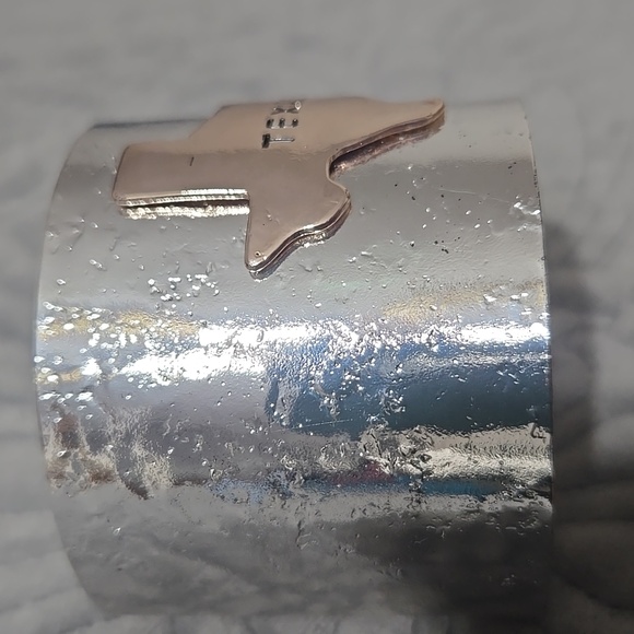 Silvertone Cuff With Goldtone Texas Emblem NWOT - Picture 7 of 9